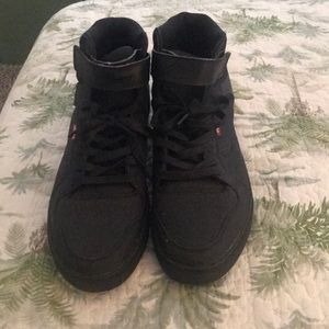 Levi’s Black leatherlike hitop sneaker